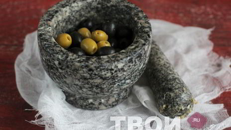 канапе с семгой и паштетом из оливок и маслин