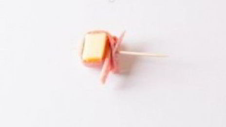 канапе с сыром и колбасой