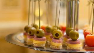 Канапе с сыром и ветчиной