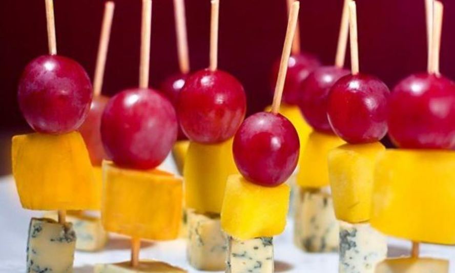 Рецепт канапе с виноградом