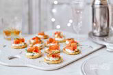 Новогодние канапе с семгой