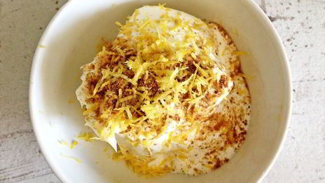 карпаччо из свеклы с рукколой и кремом из маскарпоне