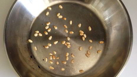 карпаччо из свеклы с рукколой и кремом из маскарпоне