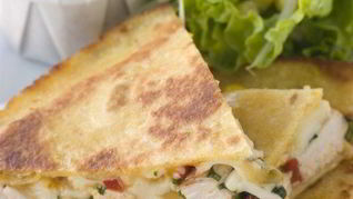 Кесадилья с курицей и баклажанами