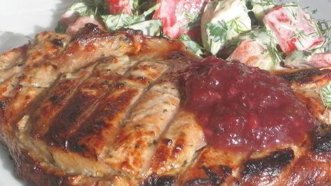 маринованная в катыке свиная корейка с соусом из слив