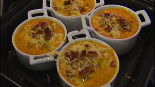 Фриттата из тыквы с беконом и орехами пекан