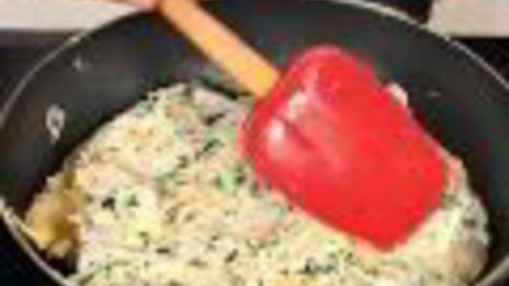 нежный омлет с копченой рыбой