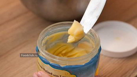 омлет с молоком на сковороде