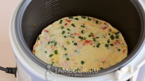 омлет с помидорами в мультиварке