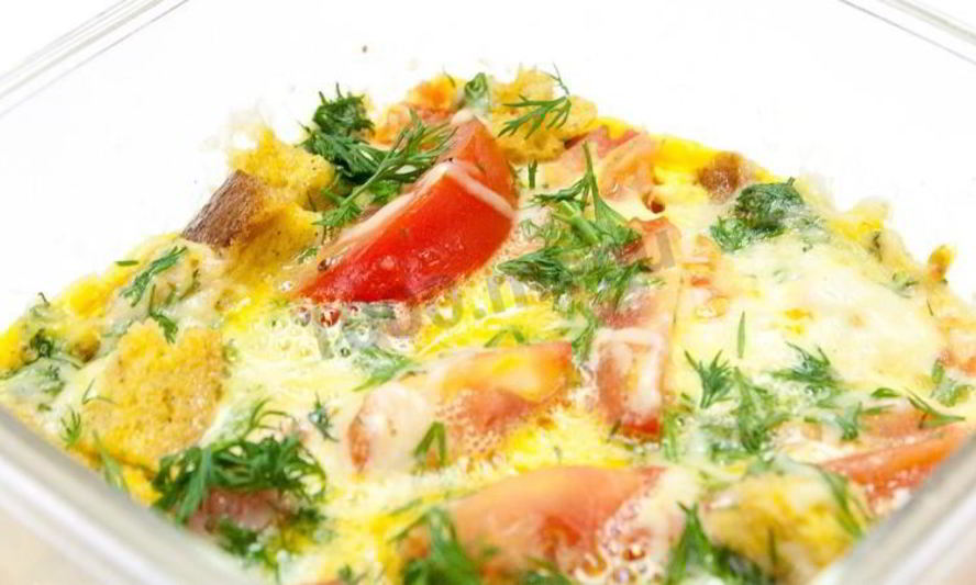 Рецепт омлета с сыром и помидорами в микроволновке