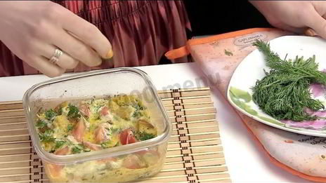 омлет с сыром и помидорами в микроволновке