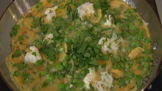 Омлет с зеленым горошком, картофелем и сыром