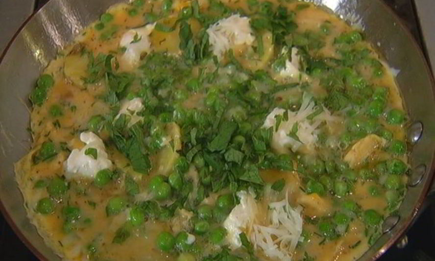 Рецепт омлета с зеленым горошком, картофелем и сыром