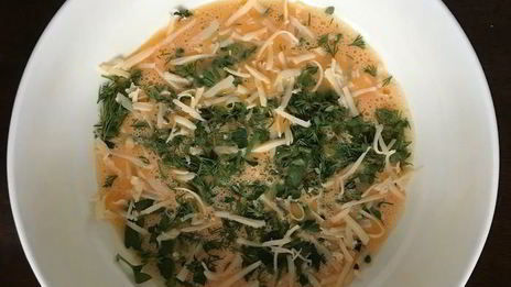 омлет со шпинатом и помидорами черри