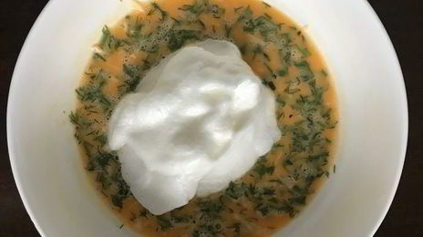 омлет со шпинатом и помидорами черри