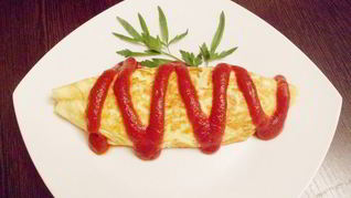 Омурайсу , японский омлет с начинкой