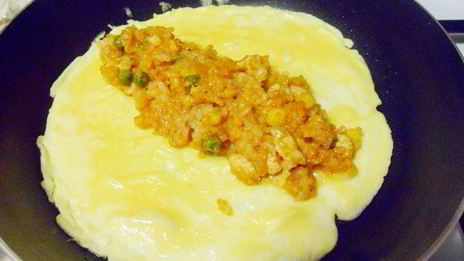 омурайсу , японский омлет с начинкой