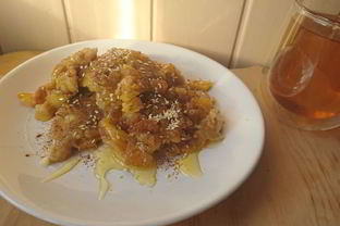 Сладкий омлет с яблоком