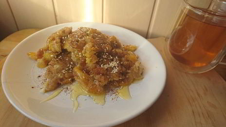 сладкий омлет с яблоком