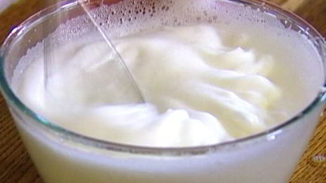 сладкий омлет со сметаной и яблоками