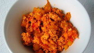 Веганский омлет с овощами