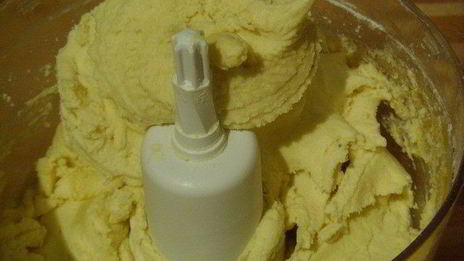 куриный паштет с фисташками, запеченный в тесте