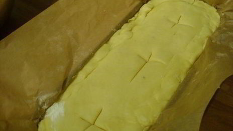 куриный паштет с фисташками, запеченный в тесте