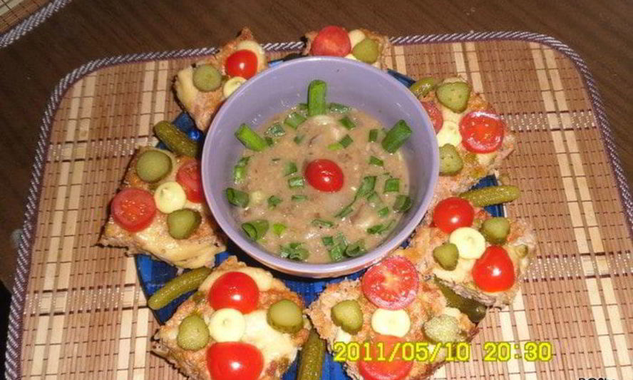 Рецепт мясных паштетик с рисом и зеленым горошком