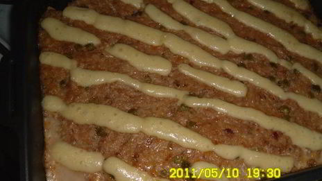 мясные паштетики с рисом и зеленым горошком