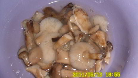 мясные паштетики с рисом и зеленым горошком