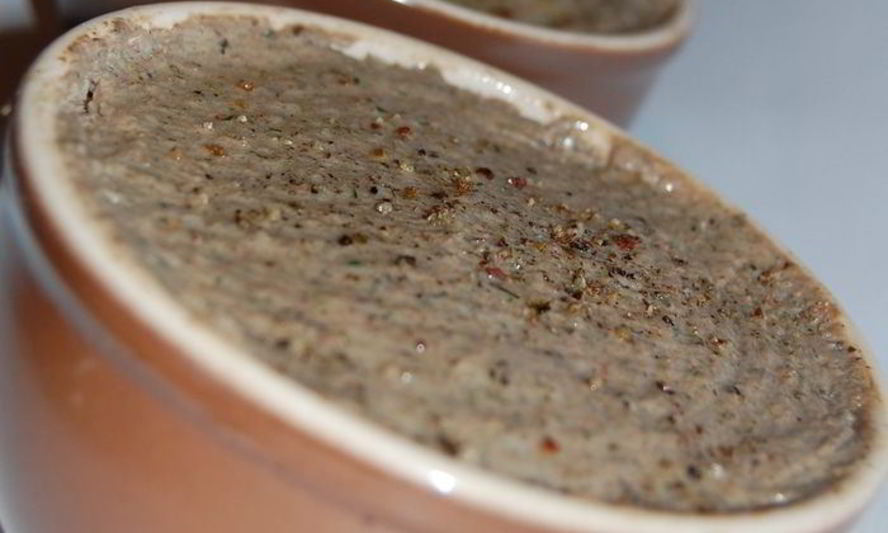 Рецепт нежного паштета из куриной печени с грибами