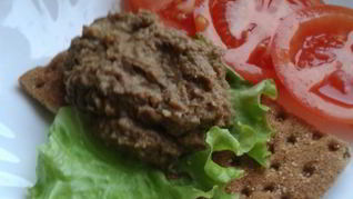 Паштет из чечевицы с кешью и черносливом