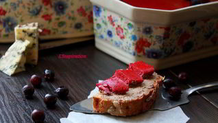 Паштет из куриной печени под пикантным мармеладом