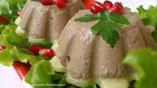 Паштет из куриной печени с черносливом и орехами