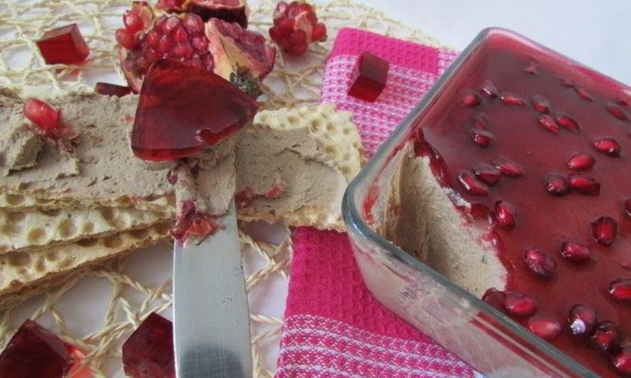 Рецепт паштета из куриной печени с коньяком и гранатовым желе