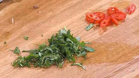 паштет из маша на хрустящих гренках