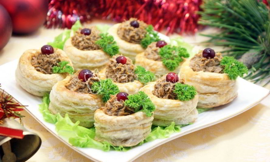 Рецепт праздничного паштета в волованах