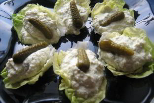 Яичный паштет с корнишонами