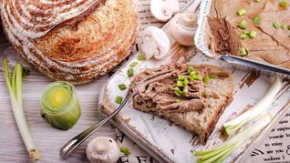 Запеченный печеночный паштет с грибами