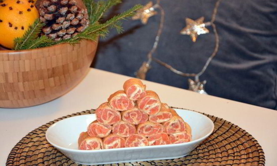 Рецепт блинных роллов с семгой