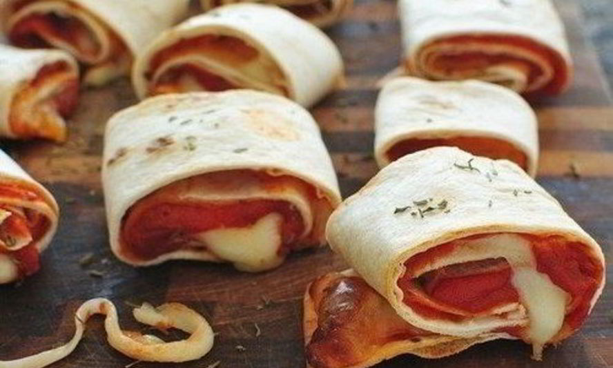 Рецепт легких роллов-пиццы из тортильи