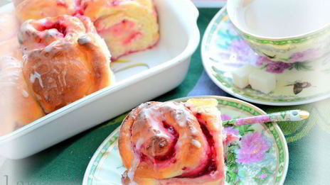 малиново-лимонные роллы к утреннему кофе