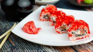 Масаго ролл с лососем и сыром