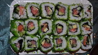 Ролл Калифорния с лососем