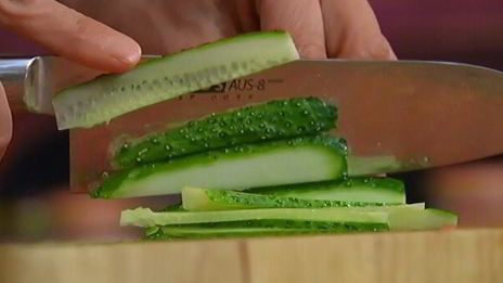 ролл с копченым лососем