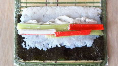 роллы с крабовыми палочками