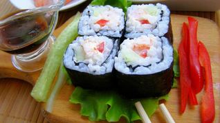 Роллы с креветками домашние