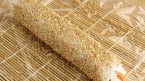 роллы с кунжутом