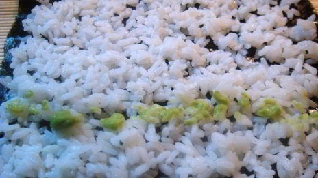 роллы с семгой и авокадо