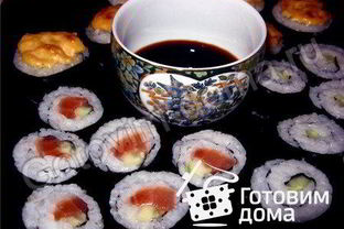Роллы с семгой и роллы спайс